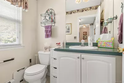 86 Summerfield Drive, Holtsville, NY 11742 - Photo 13