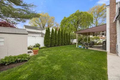 8 Marietta Drive, Westbury, NY 11590 - Photo 29