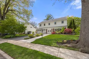8 Marietta Dr, Westbury, NY 11590 - Photo 3