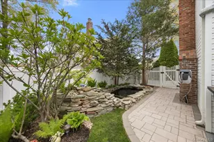 8 Marietta Dr, Westbury, NY 11590 - Photo 25