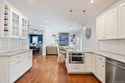 251 N Maple Street, Massapequa, NY 11758 - Photo 9