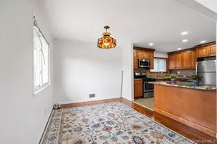 42 Pebble Ln, Deer Park, NY 11729 - Photo 19