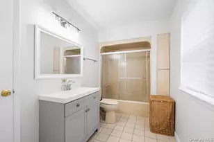 42 Pebble Ln, Deer Park, NY 11729 - Photo 15