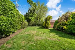 42 Pebble Ln, Deer Park, NY 11729 - Photo 29