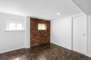 42 Pebble Ln, Deer Park, NY 11729 - Photo 9