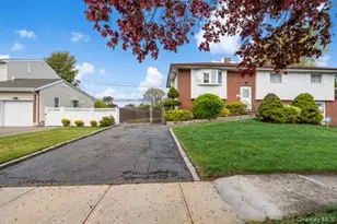 42 Pebble Ln, Deer Park, NY 11729 - Photo 3
