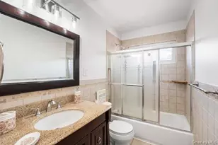 42 Pebble Ln, Deer Park, NY 11729 - Photo 23