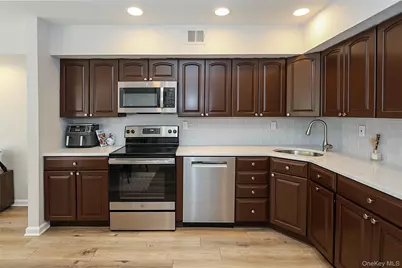 52 Holiday Drive #52, Woodbury, NY 11797 - Photo 15