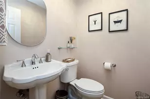 52 Holiday Dr, Woodbury, NY 11797 - Photo 21