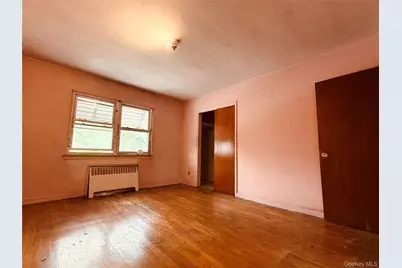 2938 Bouck Avenue, Bronx, NY 10469 - Photo 9