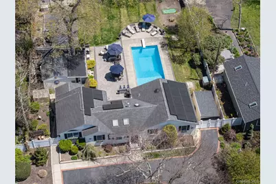 545 Spruce Avenue, Sayville, NY 11782 - Photo 3