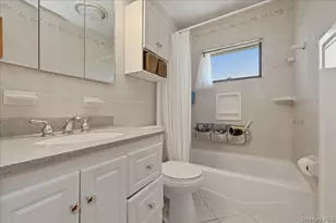 648 Dogwood Ave, Franklin Square, NY 11010 - Photo 15