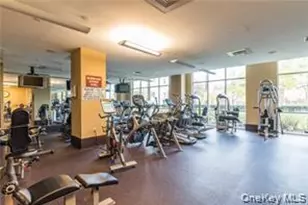 300 Mamaroneck Ave, White Plains, NY 10605 - Photo 17