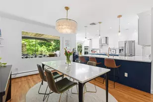 50 Roger Dr, Port Washington, NY 11050 - Photo 9