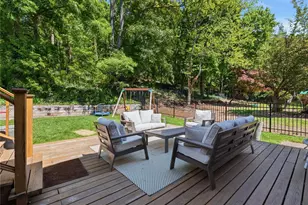 50 Roger Dr, Port Washington, NY 11050 - Photo 31