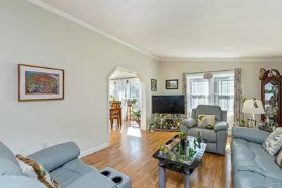 1407 Middle Road #83, Calverton, NY 11933 - Photo 5