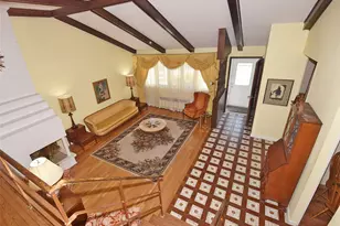10 Tacoma Ln, Syosset, NY 11791 - Photo 11
