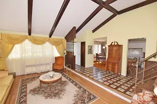 10 Tacoma Ln, Syosset, NY 11791 - Photo 9
