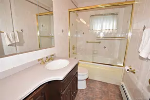 10 Tacoma Ln, Syosset, NY 11791 - Photo 17