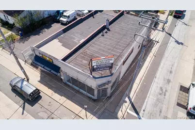 20 Brooklyn Avenue, Valley Stream, NY 11581 - Photo 17