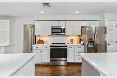 149 Barton Lane, Bayport, NY 11705 - Photo 15