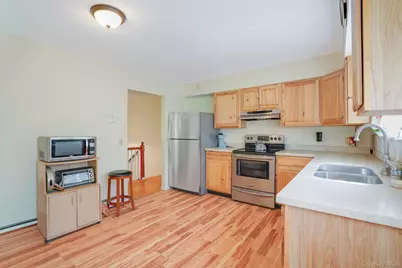 82 Roosevelt Road, Hyde Park, NY 12538 - Photo 11