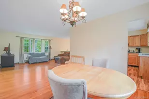 82 Roosevelt Rd, Hyde Park, NY 12538 - Photo 9