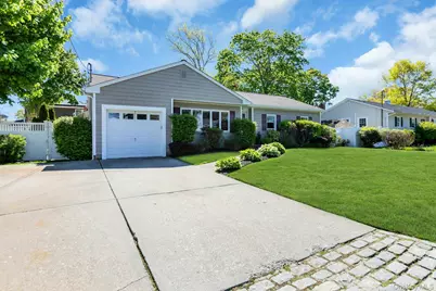 481 Bayport Avenue, Bayport, NY 11705 - Photo 3
