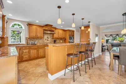 481 Bayport Avenue, Bayport, NY 11705 - Photo 11