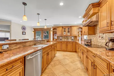 481 Bayport Avenue, Bayport, NY 11705 - Photo 15
