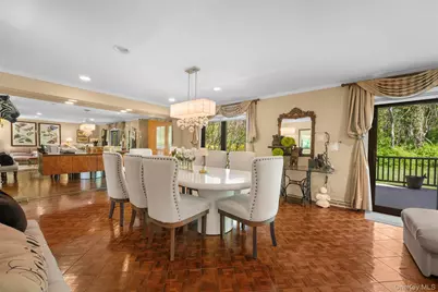 25 Windsor Gate Drive, North Hills, NY 11040 - Photo 11
