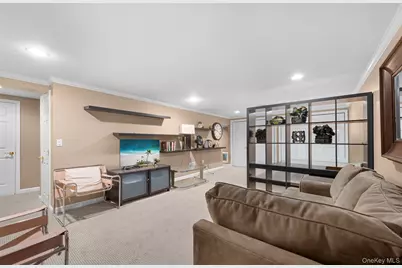25 Windsor Gate Drive, North Hills, NY 11040 - Photo 33