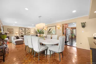 25 Windsor Gate Dr, North Hills, NY 11040 - Photo 13