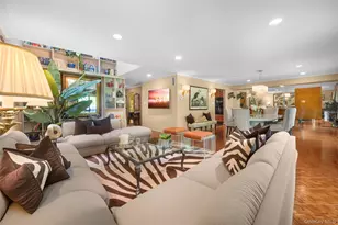 25 Windsor Gate Dr, North Hills, NY 11040 - Photo 5