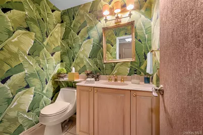 25 Windsor Gate Drive, North Hills, NY 11040 - Photo 19