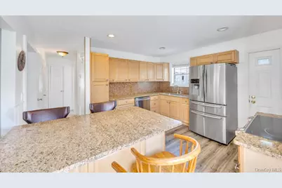 108A Union Avenue, Ronkonkoma, NY 11779 - Photo 17