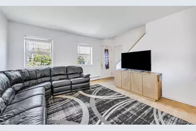 108A Union Avenue, Ronkonkoma, NY 11779 - Photo 9