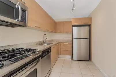 1155 Warburton Avenue #7H, Yonkers, NY 10701 - Photo 5