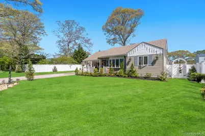 25 Snyder Street, Patchogue, NY 11772 - Photo 3
