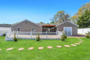 25 Snyder St, Patchogue, NY 11772 - Photo 5