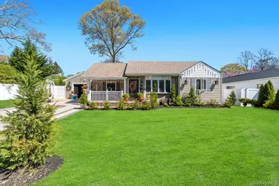 25 Snyder Street, Patchogue, NY 11772 - Photo 1
