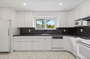 23 Lakeview Rd, New Rochelle, NY 10804 - Photo 11