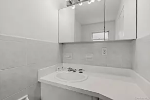 23 Lakeview Rd, New Rochelle, NY 10804 - Photo 17