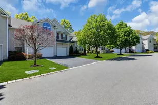 13 Cranberry Cir, Medford, NY 11763 - Photo 3