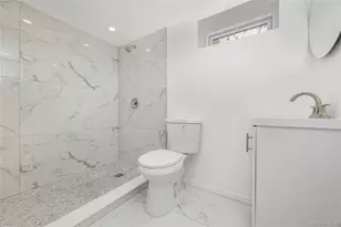 728 Martin Dr, Uniondale, NY 11553 - Photo 27
