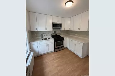 108 Earle Avenue, Lynbrook, NY 11563 - Photo 9