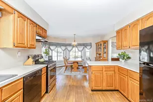 7 Lake Ln, Lake Grove, NY 11755 - Photo 11