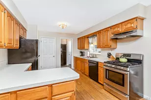 7 Lake Ln, Lake Grove, NY 11755 - Photo 9