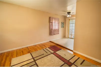 1084 Joselson Avenue, Bay Shore, NY 11706 - Photo 3