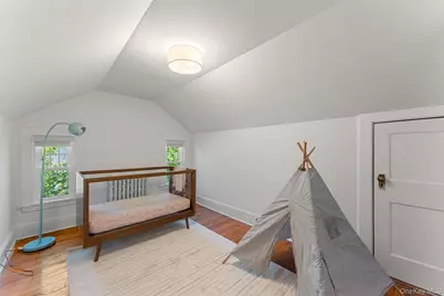 19 Bon Air Avenue, New Rochelle, NY 10804 - Photo 17